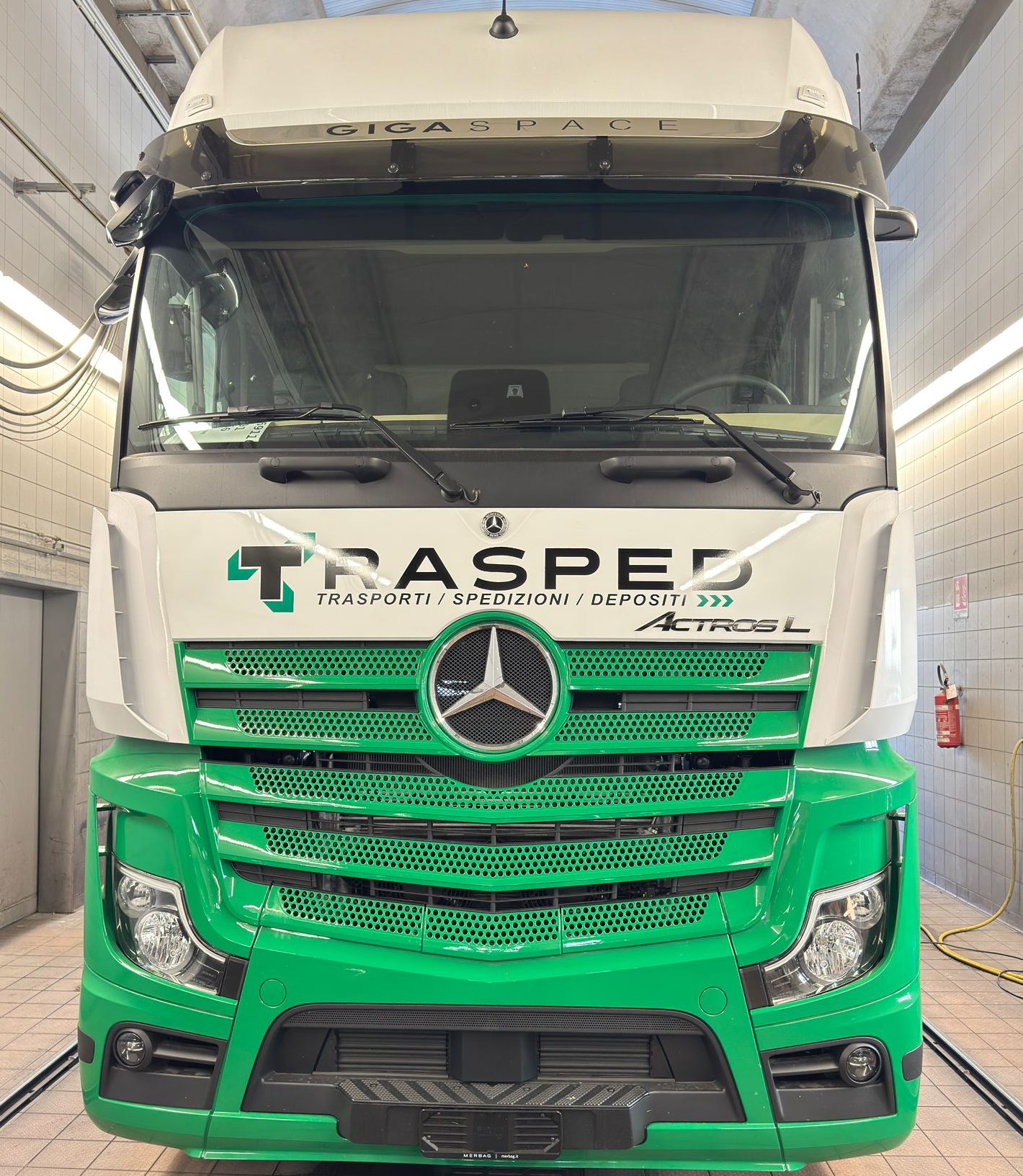 articolato mercedes trasporti speciali 3 e1772638686304